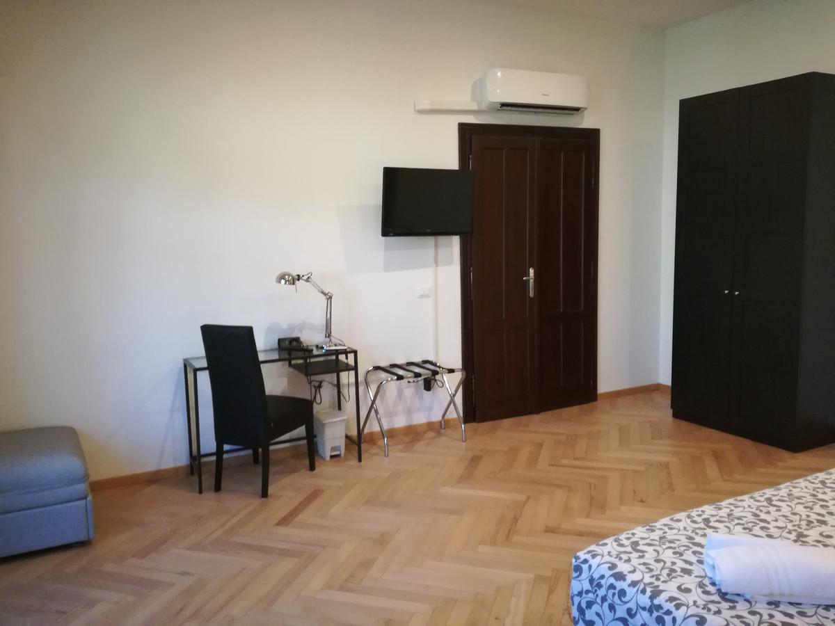 Dante Rooms And Apartment เตรนโต ภายนอก รูปภาพ